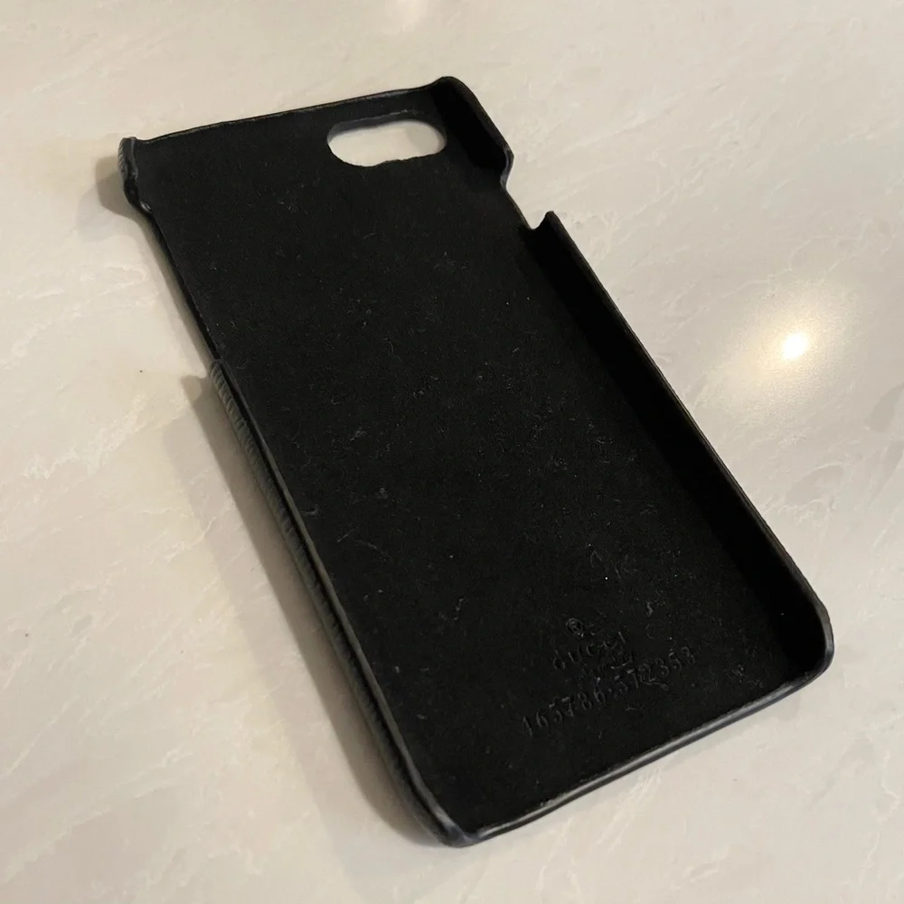 GUCCI iPhone 7/8 Black Snake Print phone case 🐍